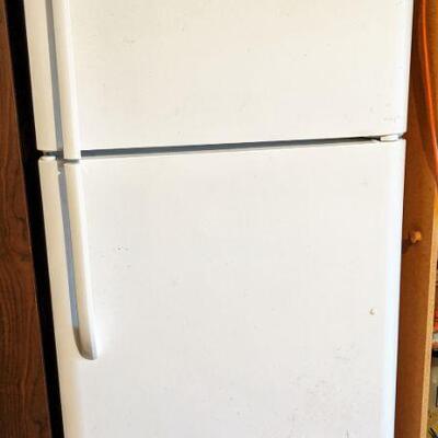 Fridgidaire Refrigerator