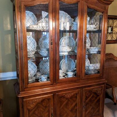 China Hutch mathing DR table