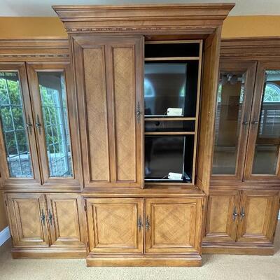 Hooker 3 section Armoire - 101