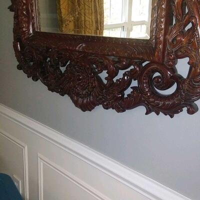 beautiful detail in this mirror