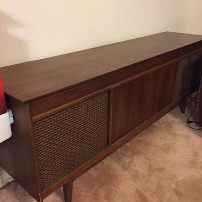 Vintage MCM stereo cabinet - would be great repurposed into a bar or buffet