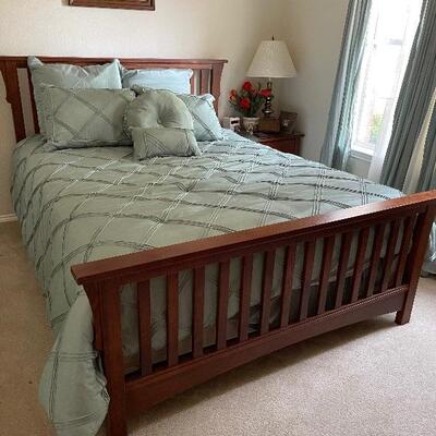 Bassett bed room furniture 