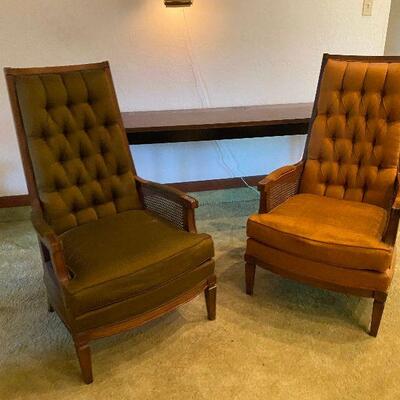 https://www.ebay.com/itm/124694815653	CV9009 2 Mid Century Modern Tufted XL Upholstered and Wood Lounge Chairs -4/30/21 Pickup Only...