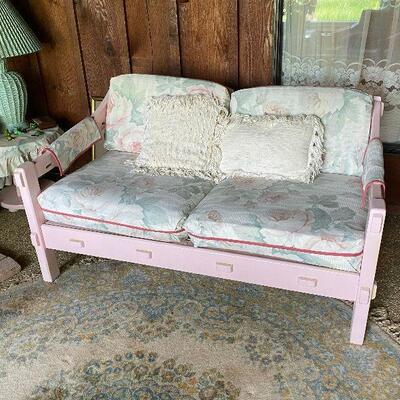 https://www.ebay.com/itm/124694832759	CV9029 Mid Century Pink bench -4/30/21 Pickup Only Estate Sale Pickup Only		Auction
