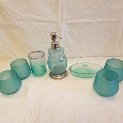 Aqua bath accessories & glass votives