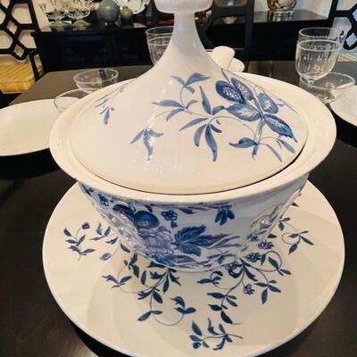 Blue & white Tureen