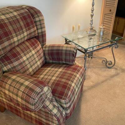La-Z-Boy Classic Recliner - $75 - 40" Wide x 40" Deep x 43" High