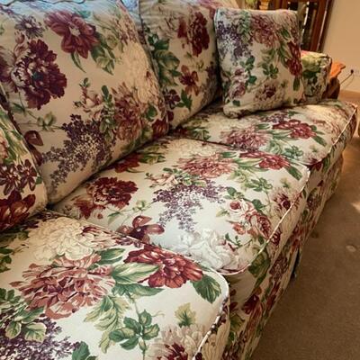 La-Z-Boy Floral 3-Seater Sofa - $220 - 88" Long x 38" High x 40" Deep