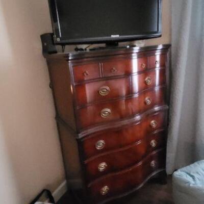 Wood dresser