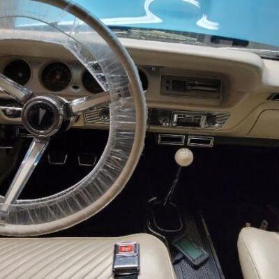 Pontiac GTO dashboard detail