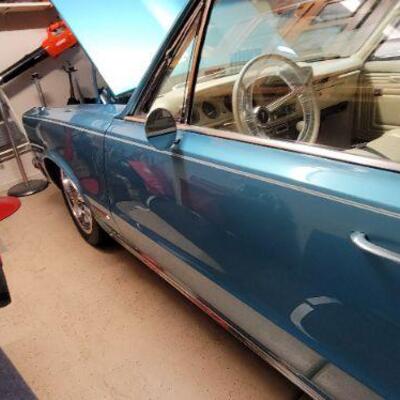 Pontiac GTO paint job detail
