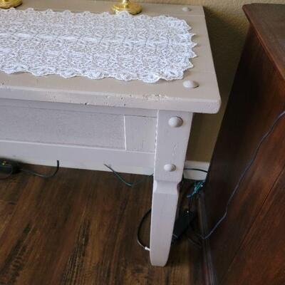 White display table