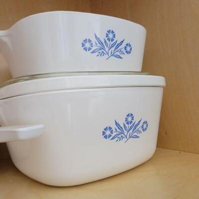 Vintage Pyrex casseroles