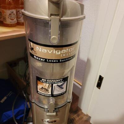 Shark navigator deluxe vacuum cleaner