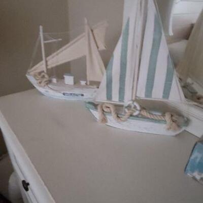 Wood decorative boats
