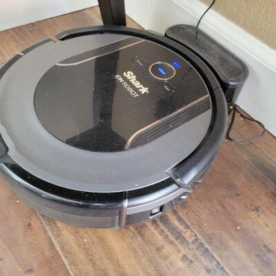 Shark ion robot  auto-sweeper