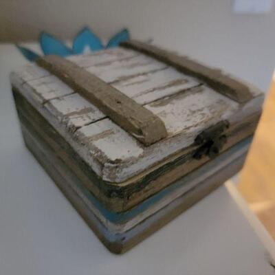 Small driftwood jewelry box