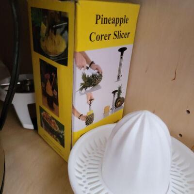 Pineapple core slicer