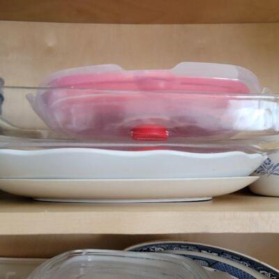 Pyrex casserole and serving trays