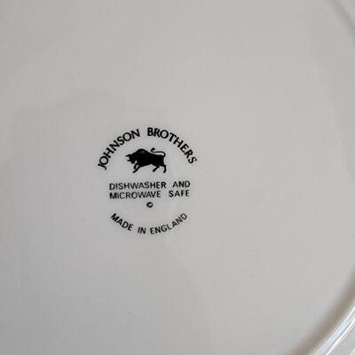 Johnson brothers dinner plate set