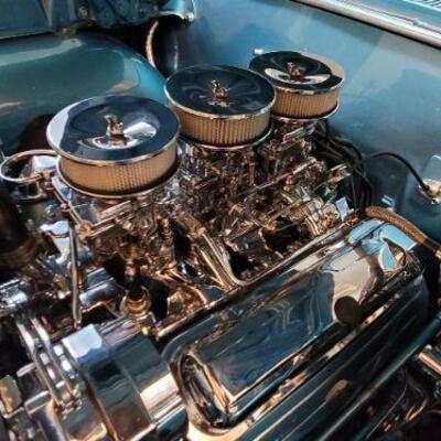 1965 Pontiac GTO engine detail