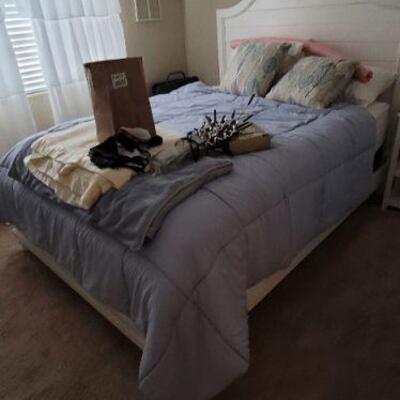 Twin bedding and mattress