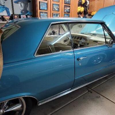 Pontiac GTO paint job detail