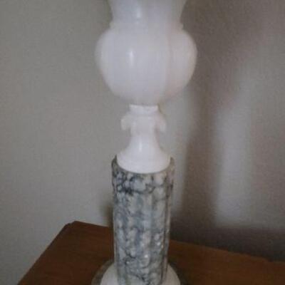 White and gray marbled table lamp