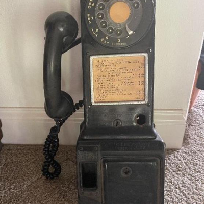 Pay telephone - works!