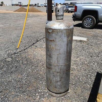 80574	

Hackney Milwaukee propane tank
Hackney Milwaukee propane tank approx 55 x 13 .