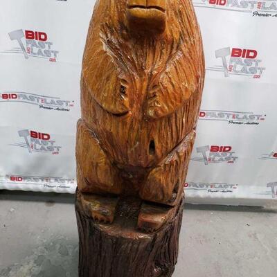 2602	

Wood carving of bear
Measures Approximately 38 inches in height