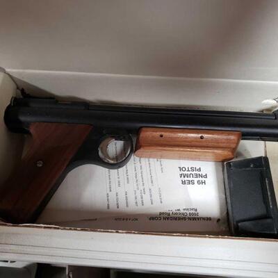2326	

Benjamin/Sheridan Pneumatic Pellet Pistol Model HB
Benjamin/Sheridan Pneumatic Pellet Pistol Model HB