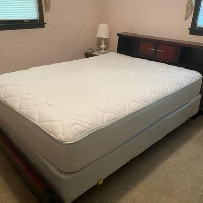 Mid Century Bassett  Queen Bed w/Mattress, Headboard & Frame - $340