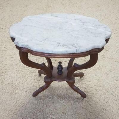 1134	VICTORIAN MARBLE TURTLE TOP TABLE FOR PARLOR, 28 IN X 18 IN X 28 1/2 IN HIGH

