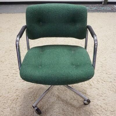 1110	MODERN STEEL CASE OFFICE CHAIR
