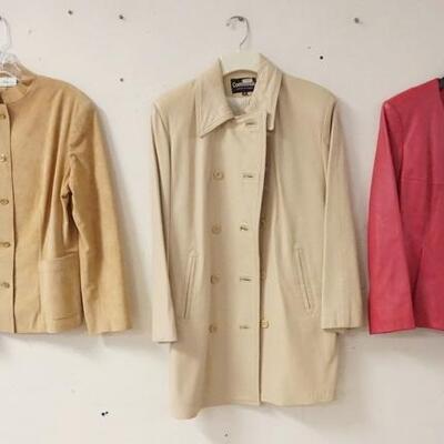 1269	LOT OF 3 LEATHER/SUEDE JACKETS. LOT INCLUDES; ARTIFACTS SIZE MEDIUM, A SUEDE DANA HOGAN JACKET SIZE 12, & CONTINENTAL SIZE MEDIUM-...
