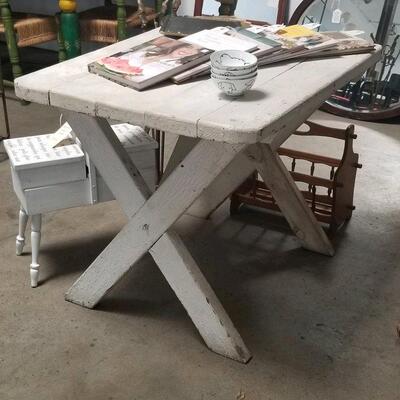 Smaller vintage picnic table - perfect "kid's table"