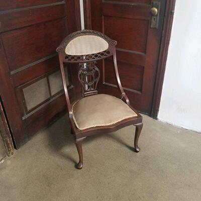 Antique mahogany slipper chair