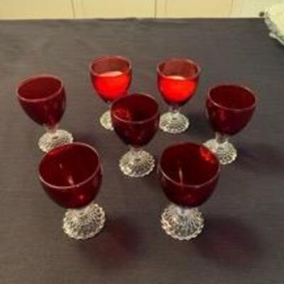 WCT001 - BEAUTIFUL SET OF RED CRYSTAL STEMWARE