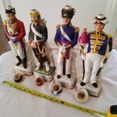 WCT051 - HAND PAINTED PORCELAIN STATUES