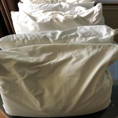 Bed pillows