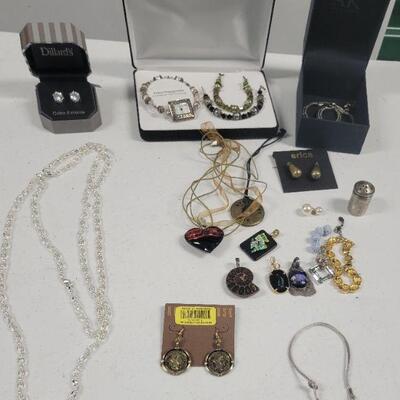 $5 & Up Start Bid Jewelry, Coins, High End Clothing, Tiki Bar, Generator and More