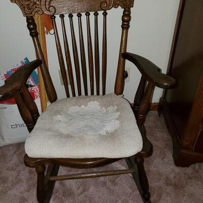 Oak press-back arm chair