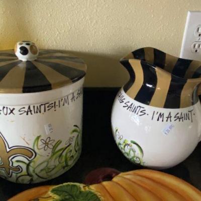 https://www.ebay.com/itm/124706985430	TM9364 Saints Pitcher And Cookie Jar 	3 Day Auction
