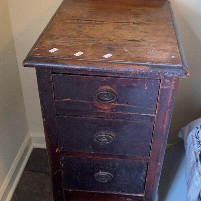 https://www.ebay.com/itm/114790702659	TM9338 Duncan Phyfe Nightstand End Table	3 Day Auction
