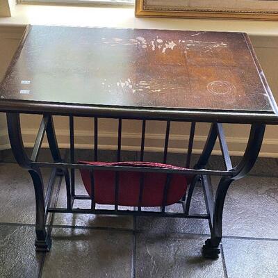 https://www.ebay.com/itm/114790713579	TM9383 Wood And Metal Accent / End Table	3 Day Auction
