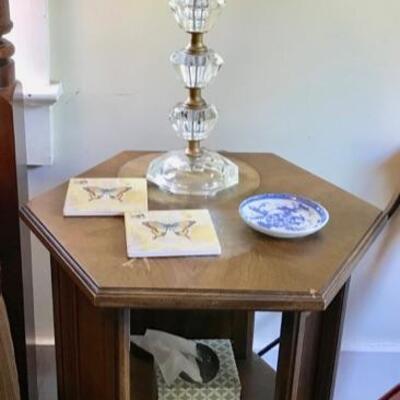 octagonal table $18
20 X 23