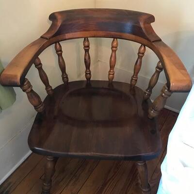 captain's chair $35
2 available