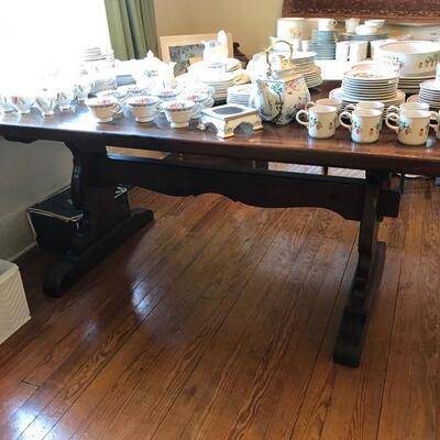 dining table $185
72 X 35 X 29"