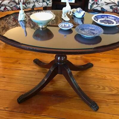 coffee table SOLD
29 X 21 X 17 1/2"